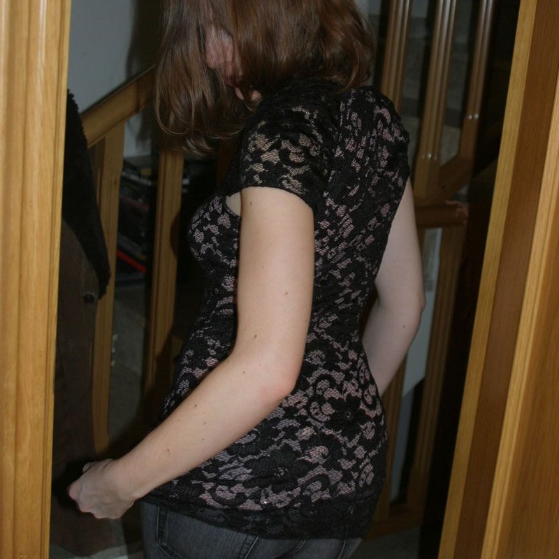 Marlee 21 Prostitute Schulter